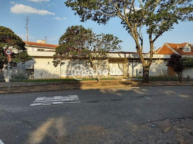 Casa, 4 quartos, 252 m² - Foto 1