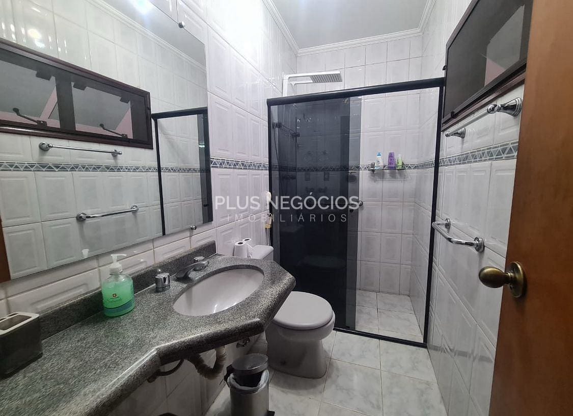 Casa à venda e aluguel com 3 quartos, 254m² - Foto 17
