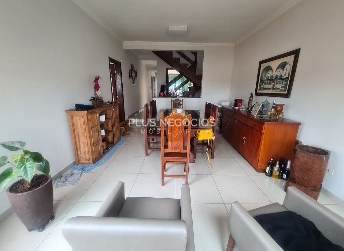 Casa à venda e aluguel com 3 quartos, 254m² - Foto 2