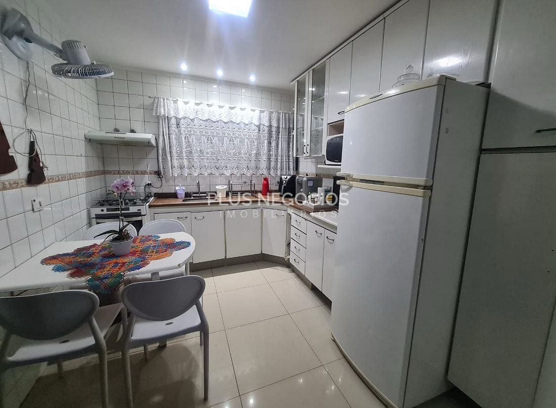 Casa à venda e aluguel com 3 quartos, 254m² - Foto 5