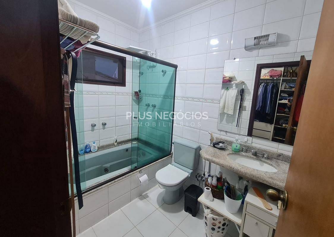 Casa à venda e aluguel com 3 quartos, 254m² - Foto 24