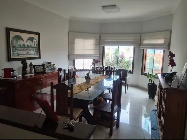 Casa com 300m² 3 quartos e 5 banheiros, à venda, no bairro Iporanga em Sorocaba