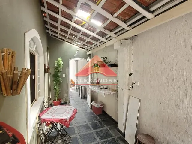 Casa 3 quartos e 2 banheiros, à venda, no bairro Vila Tesouro em São José dos Campos
