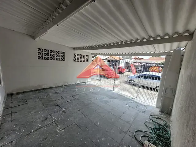Casa 3 quartos e 2 banheiros, à venda, no bairro Vila Tesouro em São José dos Campos