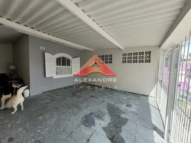 Casa 3 quartos e 2 banheiros, à venda, no bairro Vila Tesouro em São José dos Campos