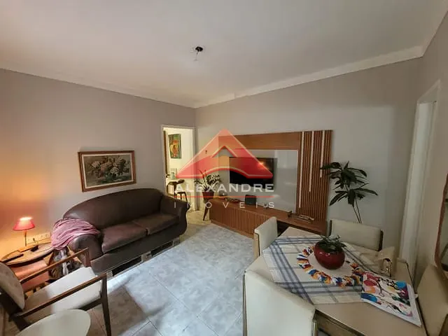 Casa 3 quartos e 2 banheiros, à venda, no bairro Vila Tesouro em São José dos Campos