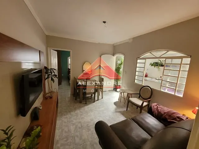 Casa 3 quartos e 2 banheiros, à venda, no bairro Vila Tesouro em São José dos Campos