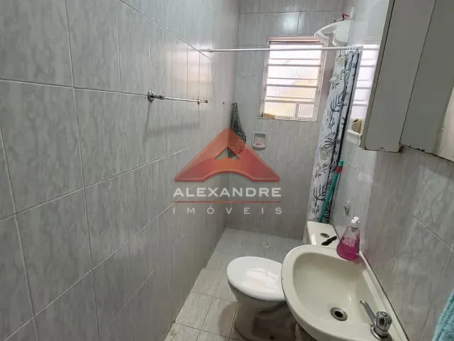 Casa 3 quartos e 2 banheiros, à venda, no bairro Vila Tesouro em São José dos Campos