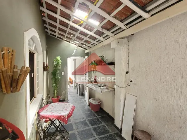 Casa 3 quartos e 2 banheiros, à venda, no bairro Vila Tesouro em São José dos Campos