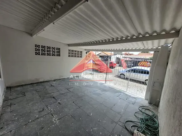 Casa 3 quartos e 2 banheiros, à venda, no bairro Vila Tesouro em São José dos Campos
