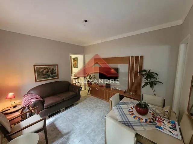 Casa 3 quartos e 2 banheiros, à venda, no bairro Vila Tesouro em São José dos Campos