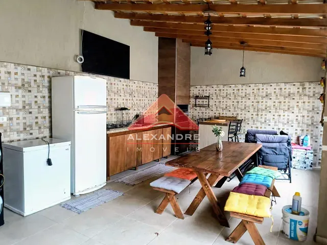 Casa 4 quartos e 3 banheiros, à venda, no bairro Jardim Terras de São João em Jacareí