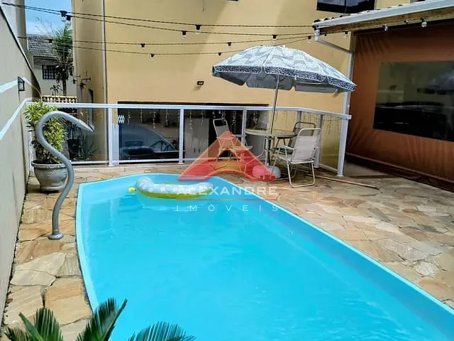 Casa 4 quartos e 3 banheiros, à venda, no bairro Jardim Terras de São João em Jacareí
