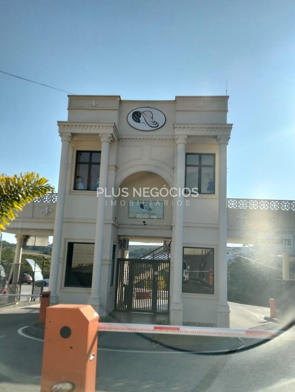 Casa à venda com 3 quartos, 143m² - Foto 1