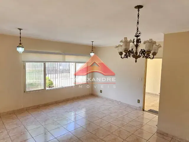 Casa 3 quartos e 1 banheiro, à venda, no bairro Vila Industrial em São José dos Campos