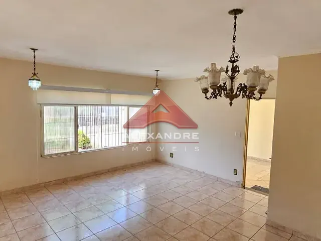 Casa 3 quartos e 1 banheiro, à venda, no bairro Vila Industrial em São José dos Campos