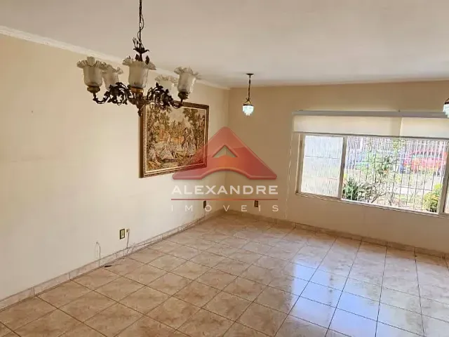 Casa 3 quartos e 1 banheiro, à venda, no bairro Vila Industrial em São José dos Campos
