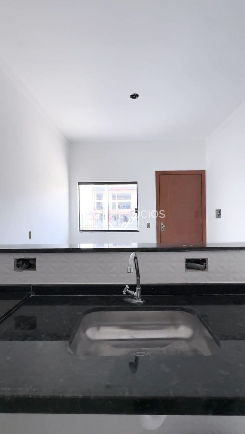 Casa à venda com 2 quartos, 47m² - Foto 6