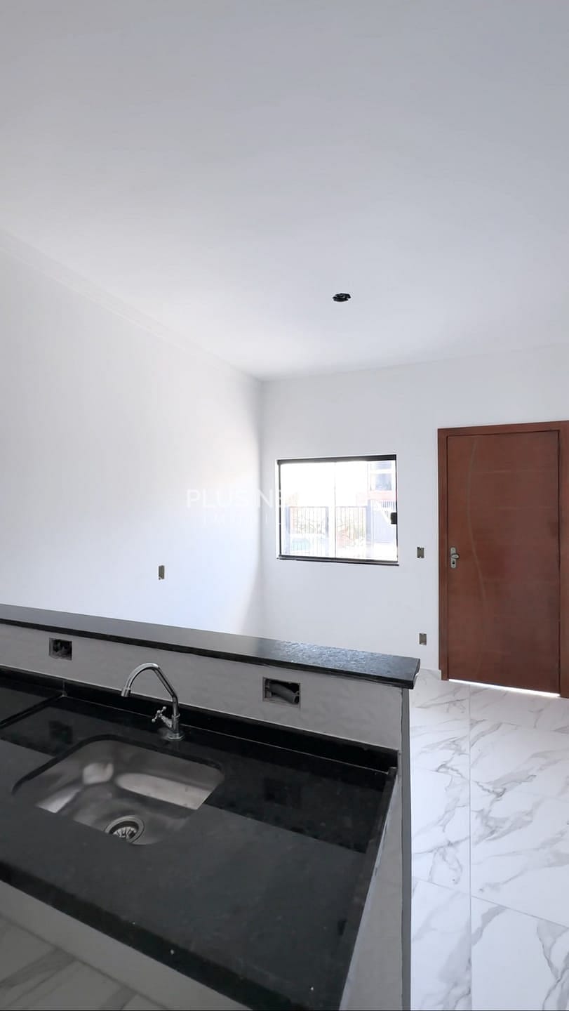 Casa à venda com 2 quartos, 47m² - Foto 7