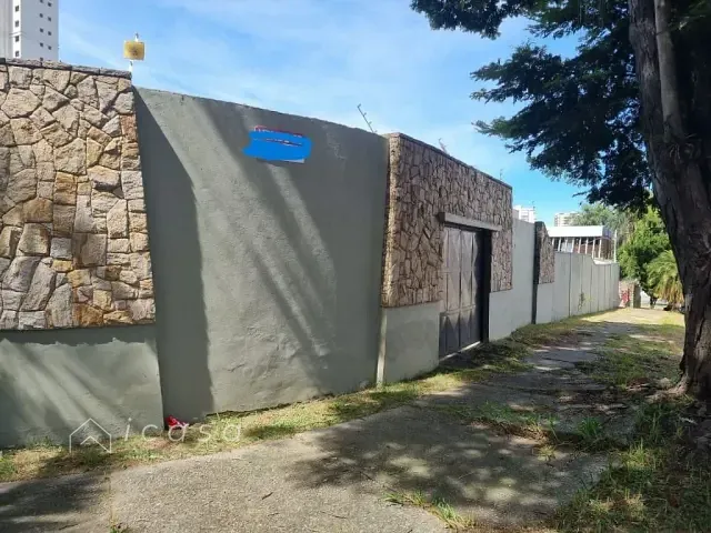 Casa com 796m² 8 quartos e 4 banheiros, à venda, no bairro Jardim das Nações em Taubaté