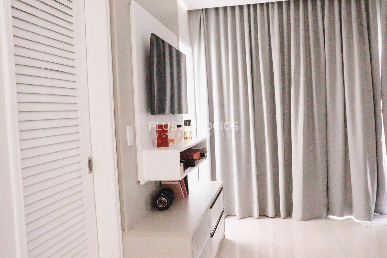Casa à venda com 3 quartos, 310m² - Foto 17