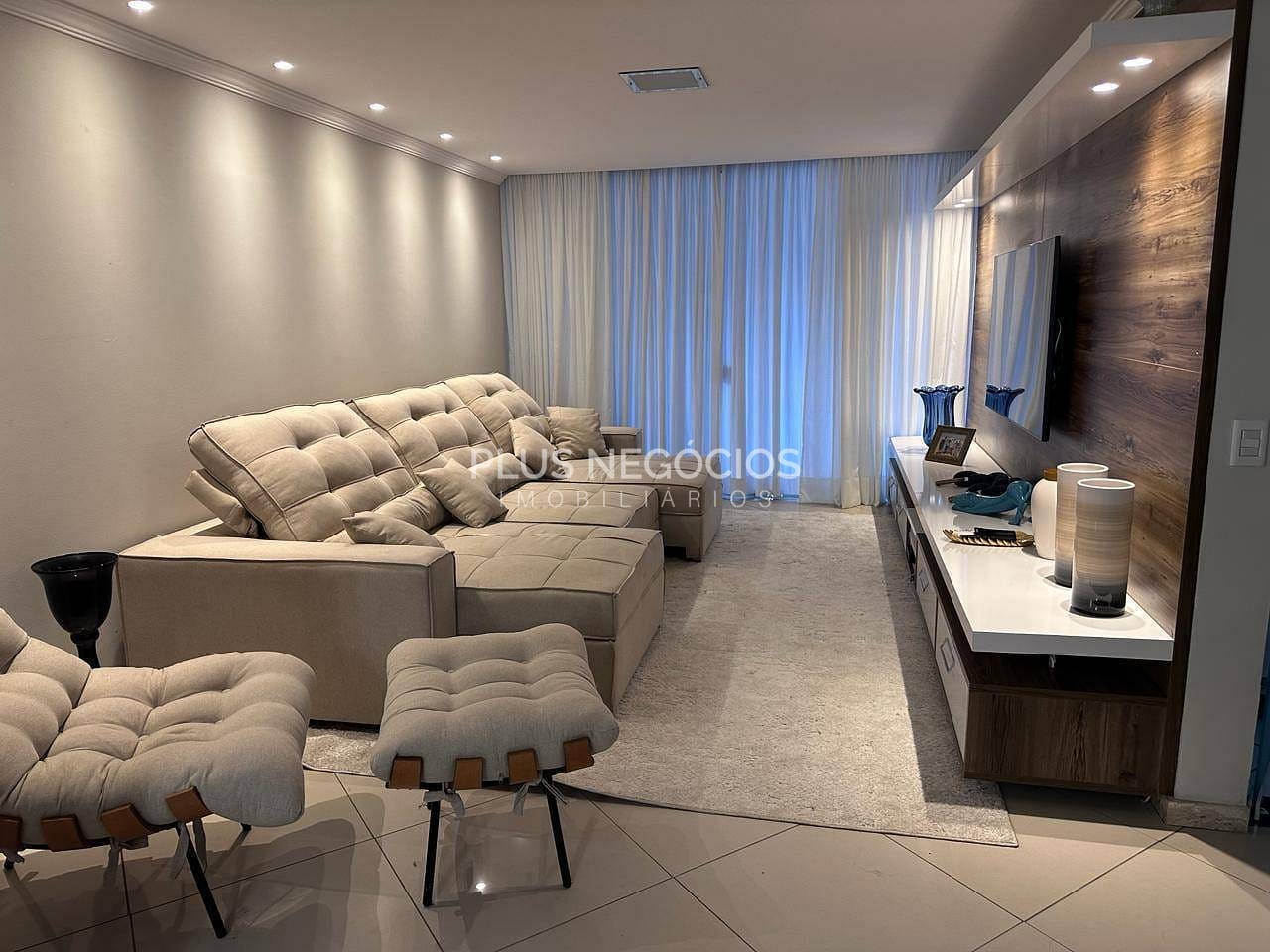 Casa à venda com 3 quartos, 310m² - Foto 4