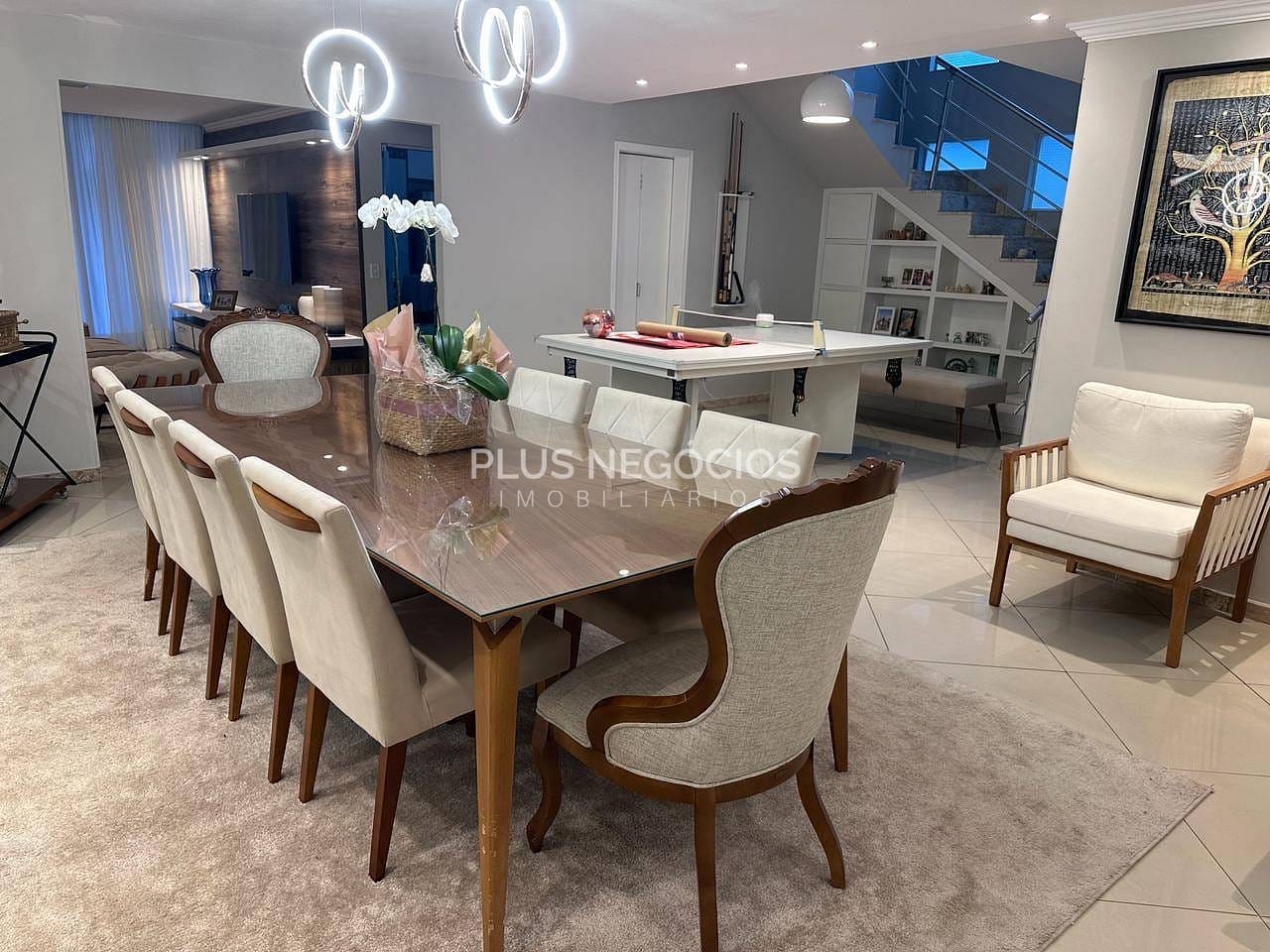 Casa à venda com 3 quartos, 310m² - Foto 2