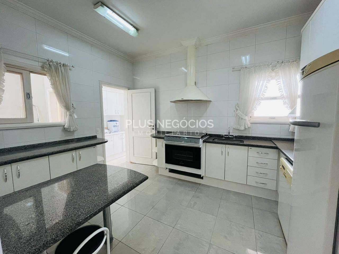 Casa à venda com 4 quartos, 490m² - Foto 33