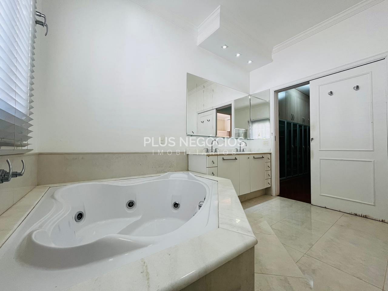 Casa à venda com 4 quartos, 490m² - Foto 45