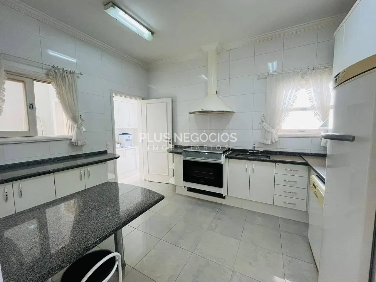 Casa, 4 quartos, 490 m² - Foto 33