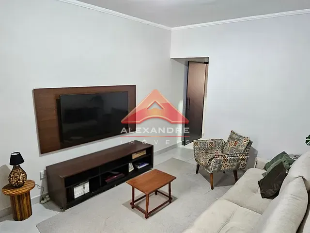 Casa 3 quartos e 2 banheiros, à venda, no bairro Jardim Ismênia em São José dos Campos