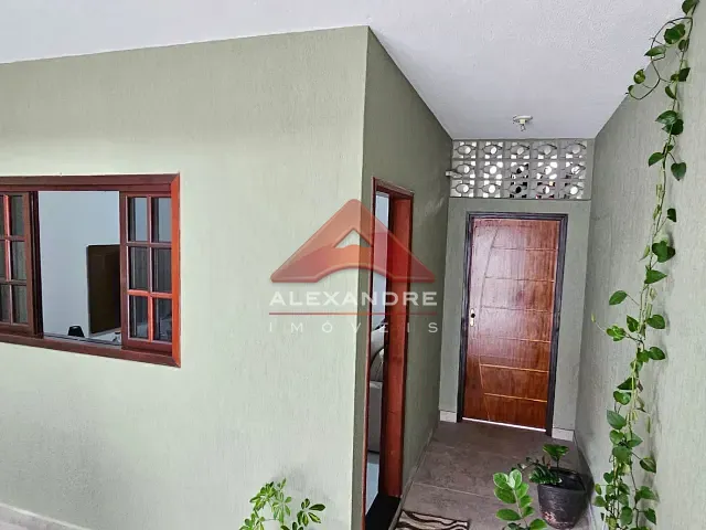 Casa 3 quartos e 2 banheiros, à venda, no bairro Jardim Ismênia em São José dos Campos