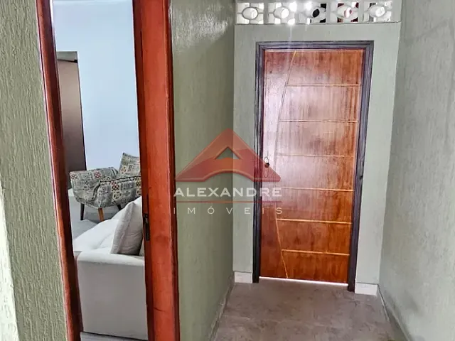 Casa 3 quartos e 2 banheiros, à venda, no bairro Jardim Ismênia em São José dos Campos