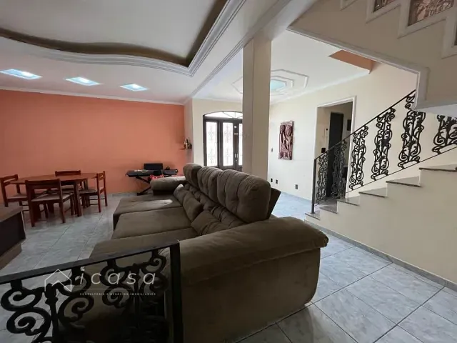 Casa com 176m² 3 quartos e 2 banheiros, à venda, no bairro Jardim Maria Cândida em Caçapava