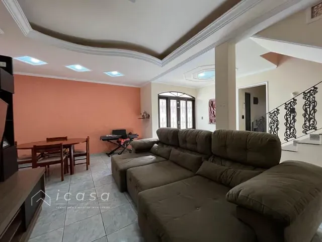 Casa com 176m² 3 quartos e 2 banheiros, à venda, no bairro Jardim Maria Cândida em Caçapava