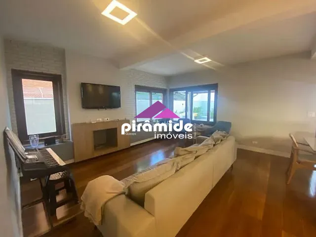 Casa com 360m² 3 quartos e 4 banheiros, à venda, no bairro Jardim das Colinas em São José dos Campos