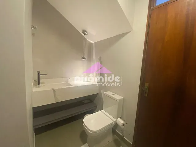 Casa com 360m² 3 quartos e 4 banheiros, à venda, no bairro Jardim das Colinas em São José dos Campos