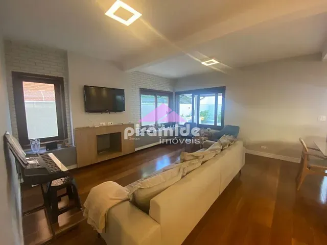 Casa com 360m² 3 quartos e 4 banheiros, à venda, no bairro Jardim das Colinas em São José dos Campos