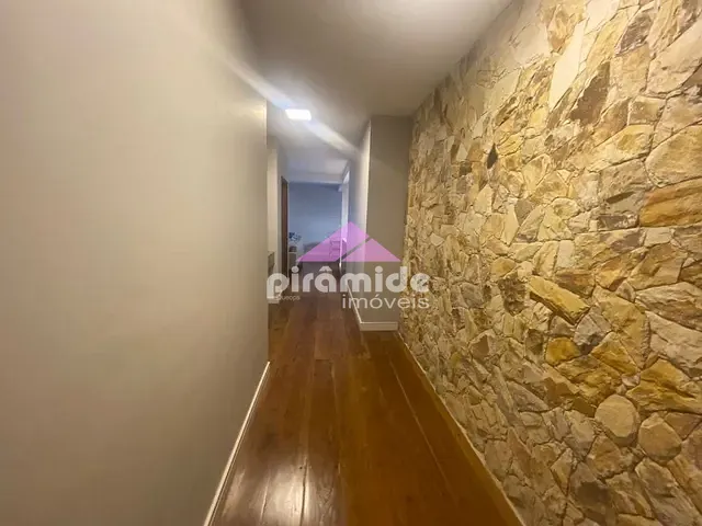 Casa com 360m² 3 quartos e 4 banheiros, à venda, no bairro Jardim das Colinas em São José dos Campos