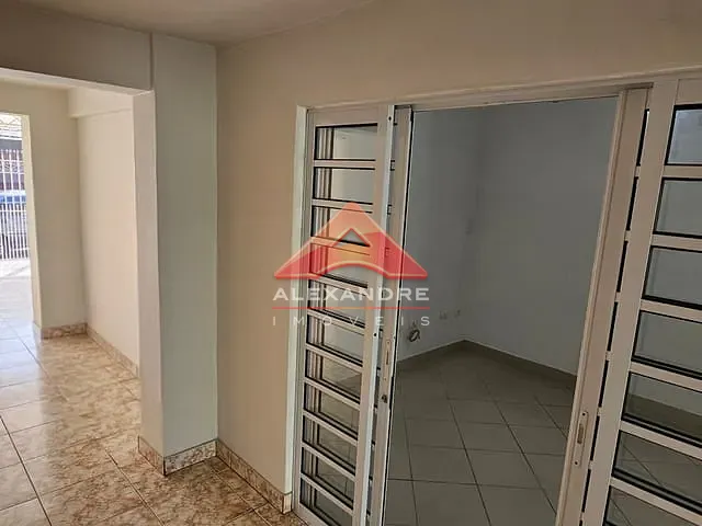 Casa 3 quartos e 2 banheiros, à venda, no bairro Jardim Valparaíba em São José dos Campos