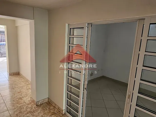Casa 3 quartos e 2 banheiros, à venda, no bairro Jardim Valparaíba em São José dos Campos