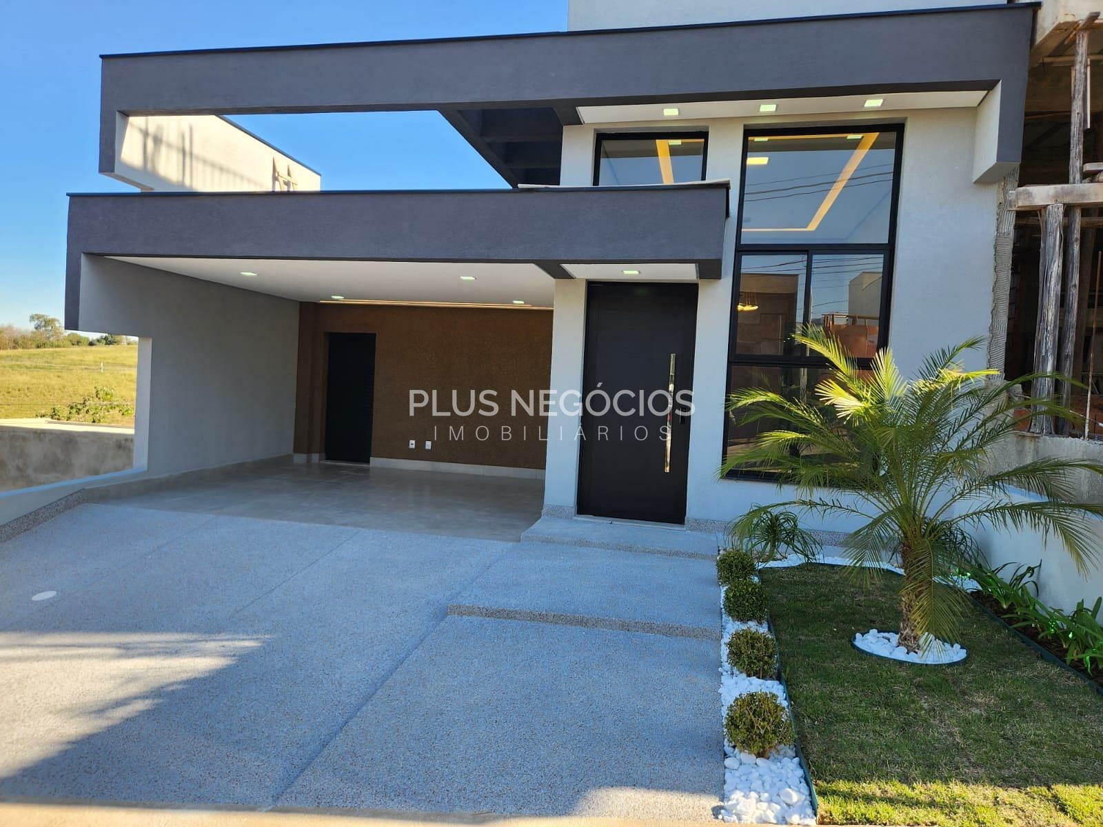 Casa à venda com 3 quartos, 140m² - Foto 1
