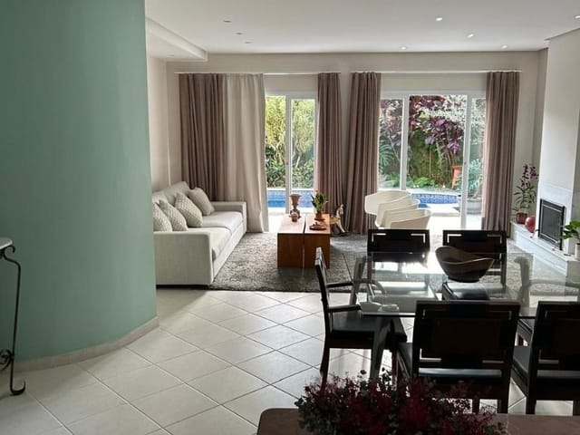 Casa com 300m² 4 quartos e 5 banheiros, à venda, no bairro Alphaville em Santana de Parnaíba