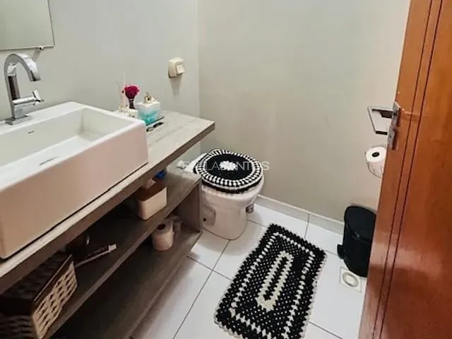 Casa com 182m² 4 quartos e 3 banheiros, à venda, no bairro Jardim Wanel Ville IV em Sorocaba