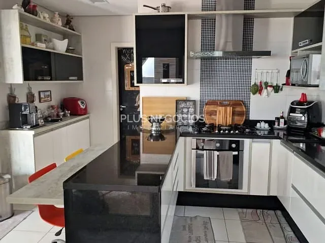 Casa com 300m² 4 quartos e 5 banheiros, à venda ou para alugar, no bairro Parque Reserva Fazenda Imperial em Sorocaba