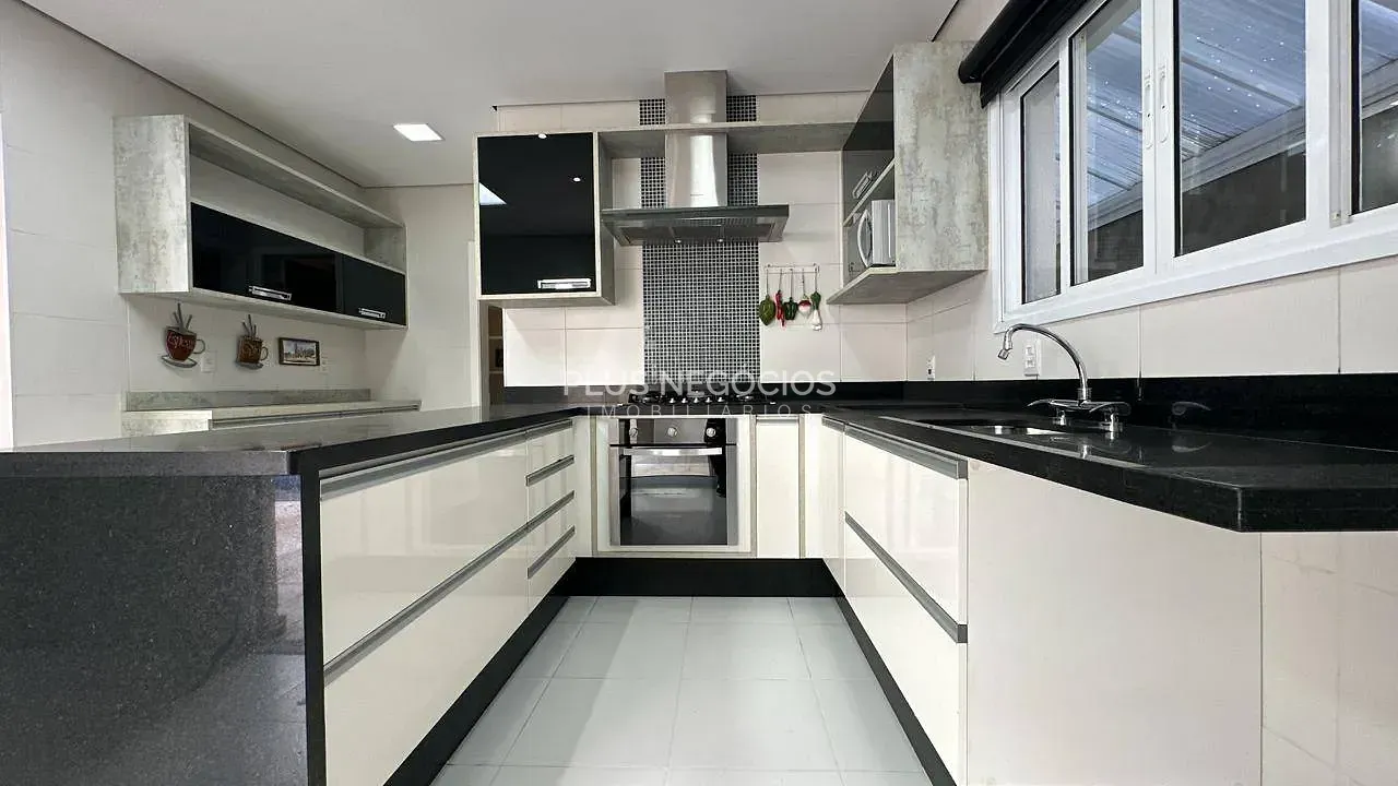 Casa, 4 quartos, 340 m² - Foto 19