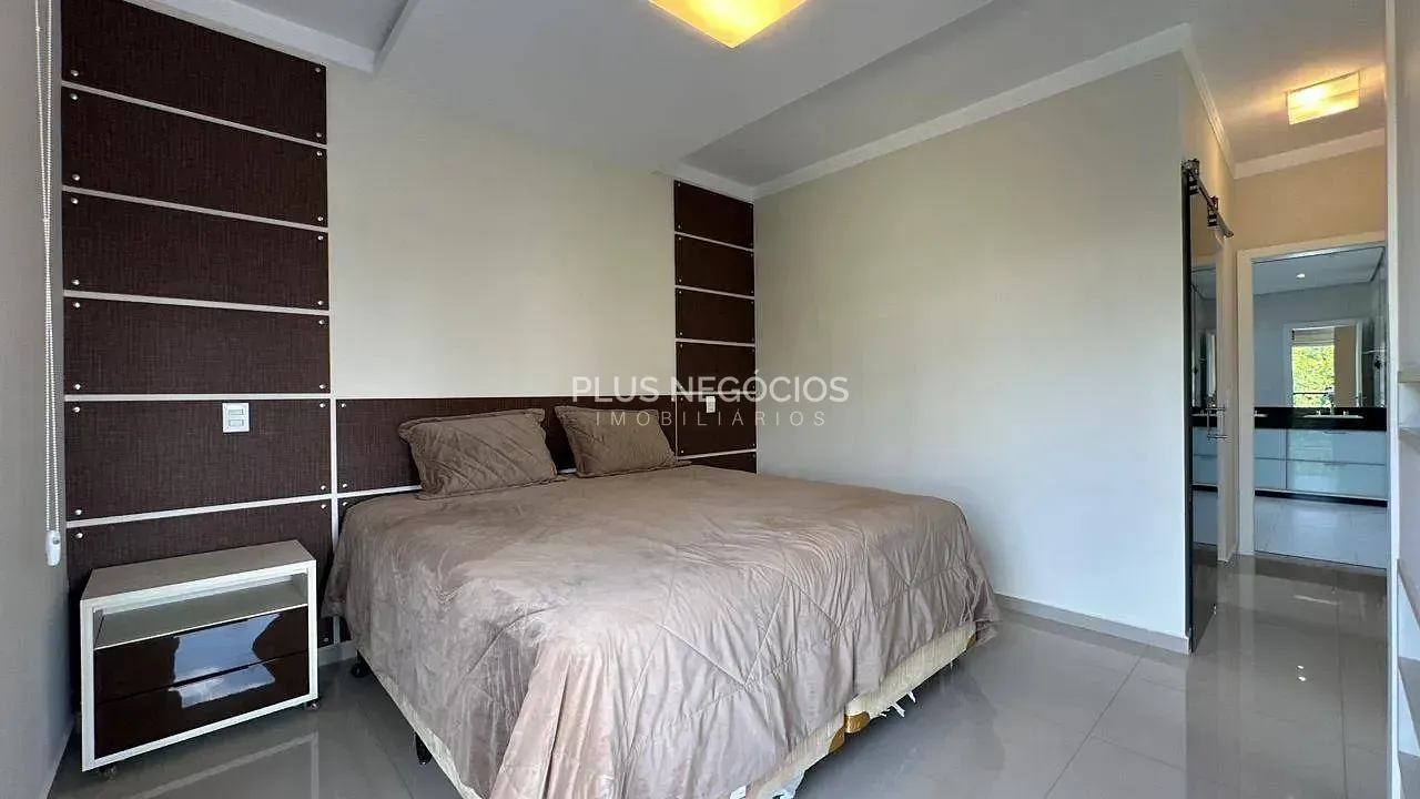 Casa, 4 quartos, 340 m² - Foto 33