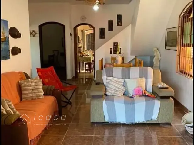 Casa com 300m² 5 quartos e 3 banheiros, à venda, no bairro Lázaro (Praia Domingos Dias) em Ubatuba