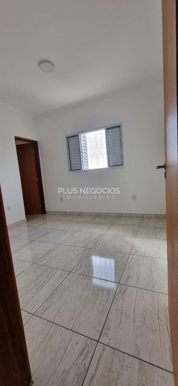 Casa à venda com 2 quartos, 112m² - Foto 3