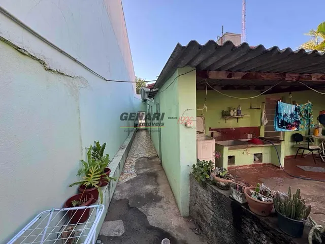 Casa com 300m² 3 quartos e 2 banheiros, à venda, no bairro Vila Vitória II em Indaiatuba